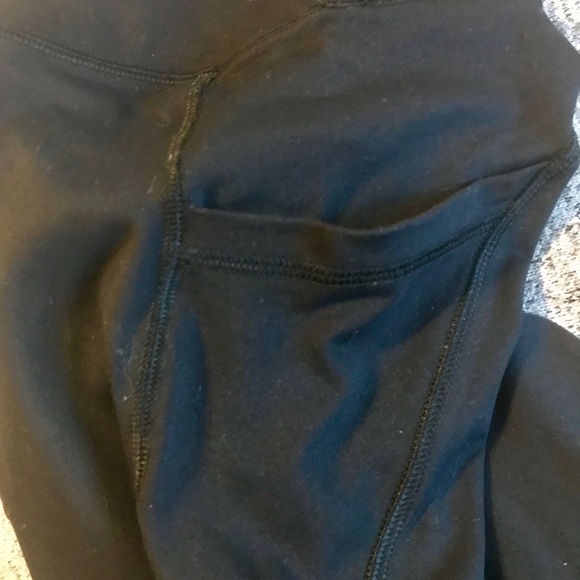 90 Degree Black Workout Capri w/Pockets-Size:XS - Picture 4 of 5